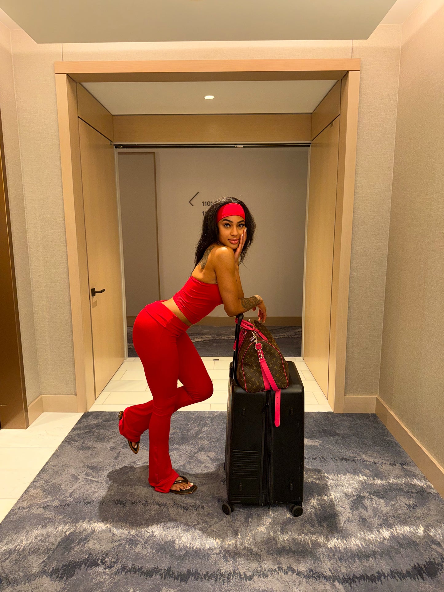 CRIMSON ON THE GO SET
