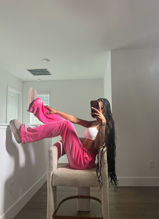 PYNK BAGGY MIERU SWEATS